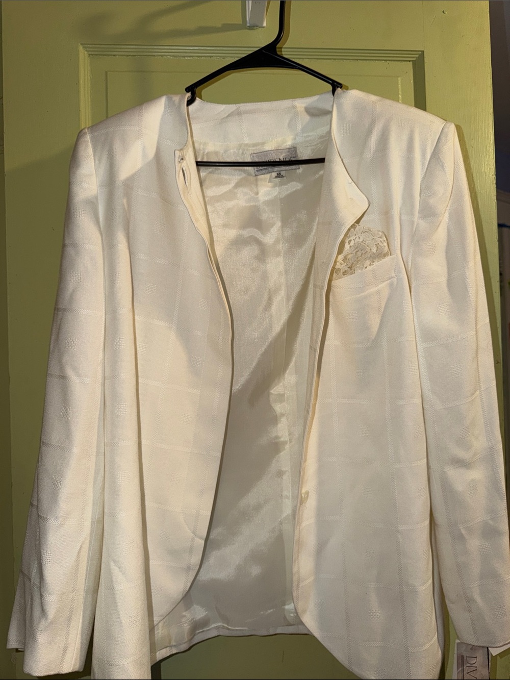 Men's Ivory Open-Front Blazer with Lace Pocket Square